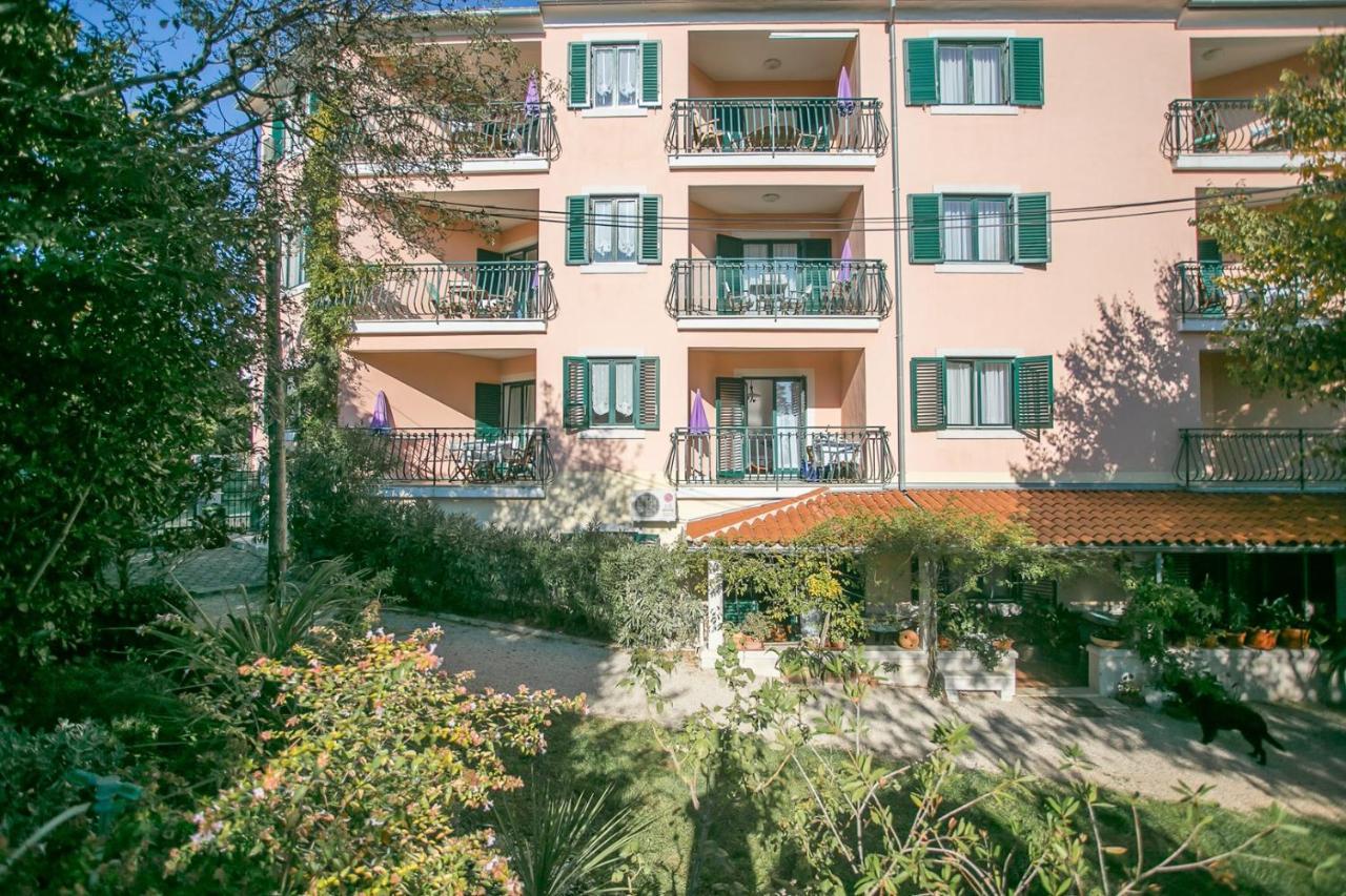 Villa Mareonda - Apartments Sussurro Rovinj Extérieur photo